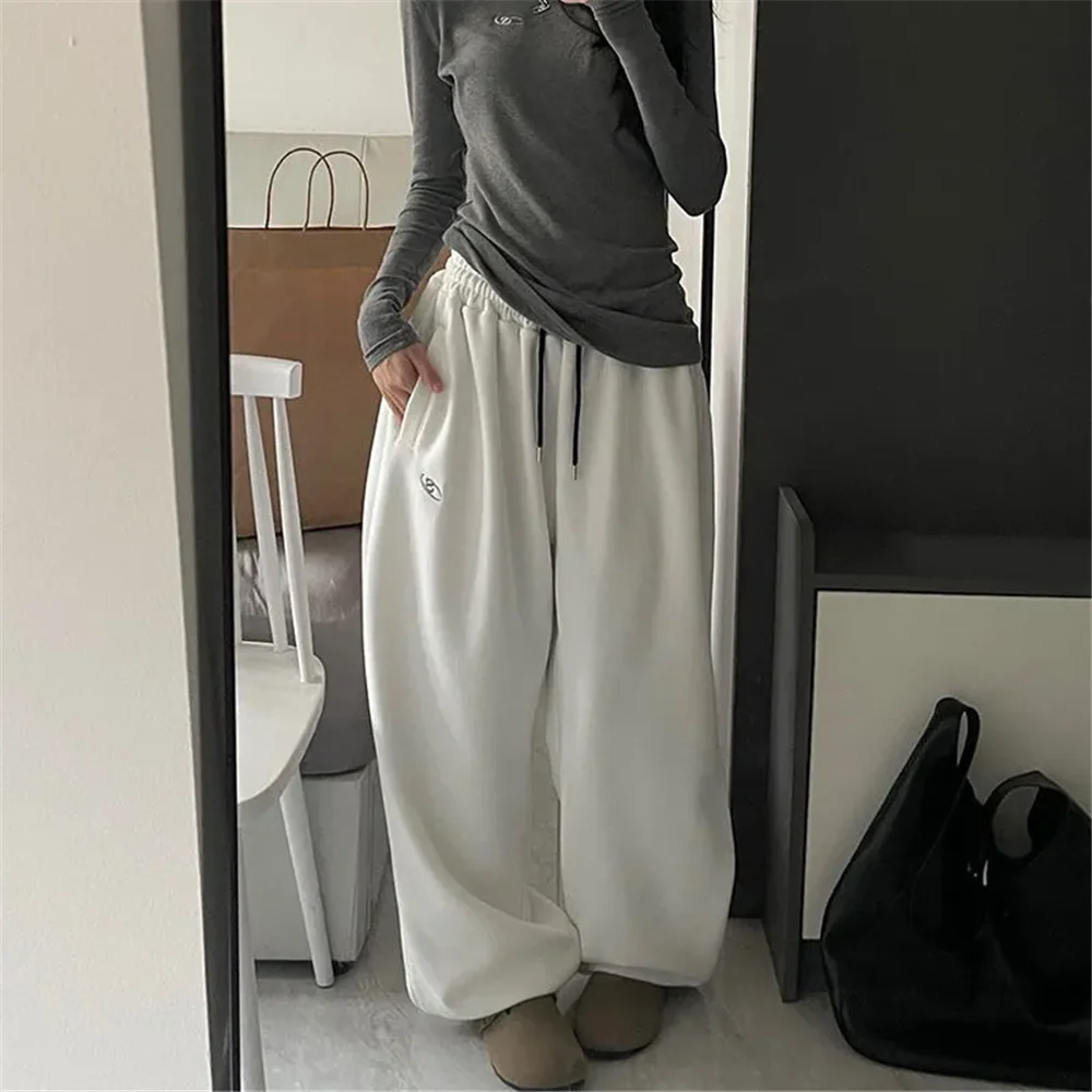 Spodnie dresowe oversize Harajuku z haftem Y2k Biały