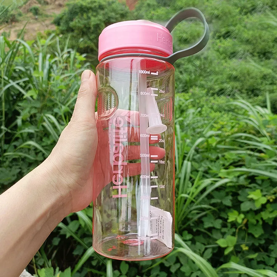 Sportowa butelka na wodę ze słomką 1000 ml Wielo