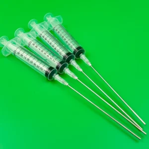 Strzykawki do napełniania wkładów atramentowych 10 ml – zestaw 4 szt. z igłą Czarny
