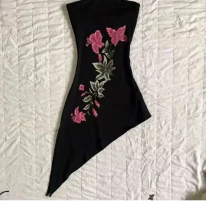 Sukienka bez ramiączek Y2K w stylu Harajuku z nieregularnym dołem Czarny