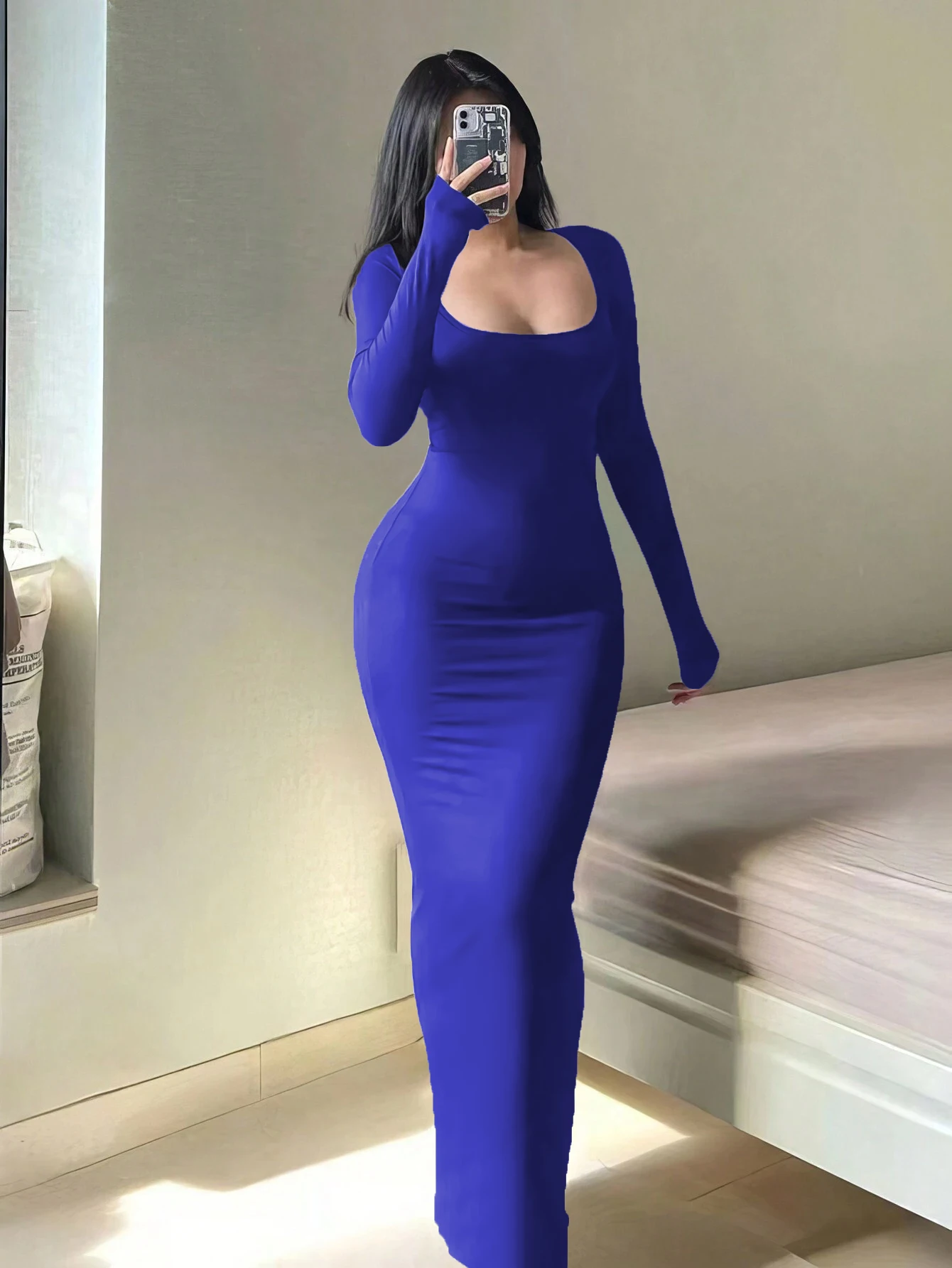Damska sukienka bodycon z dlugim rekawem i dekoltem U Ciemnoniebieski