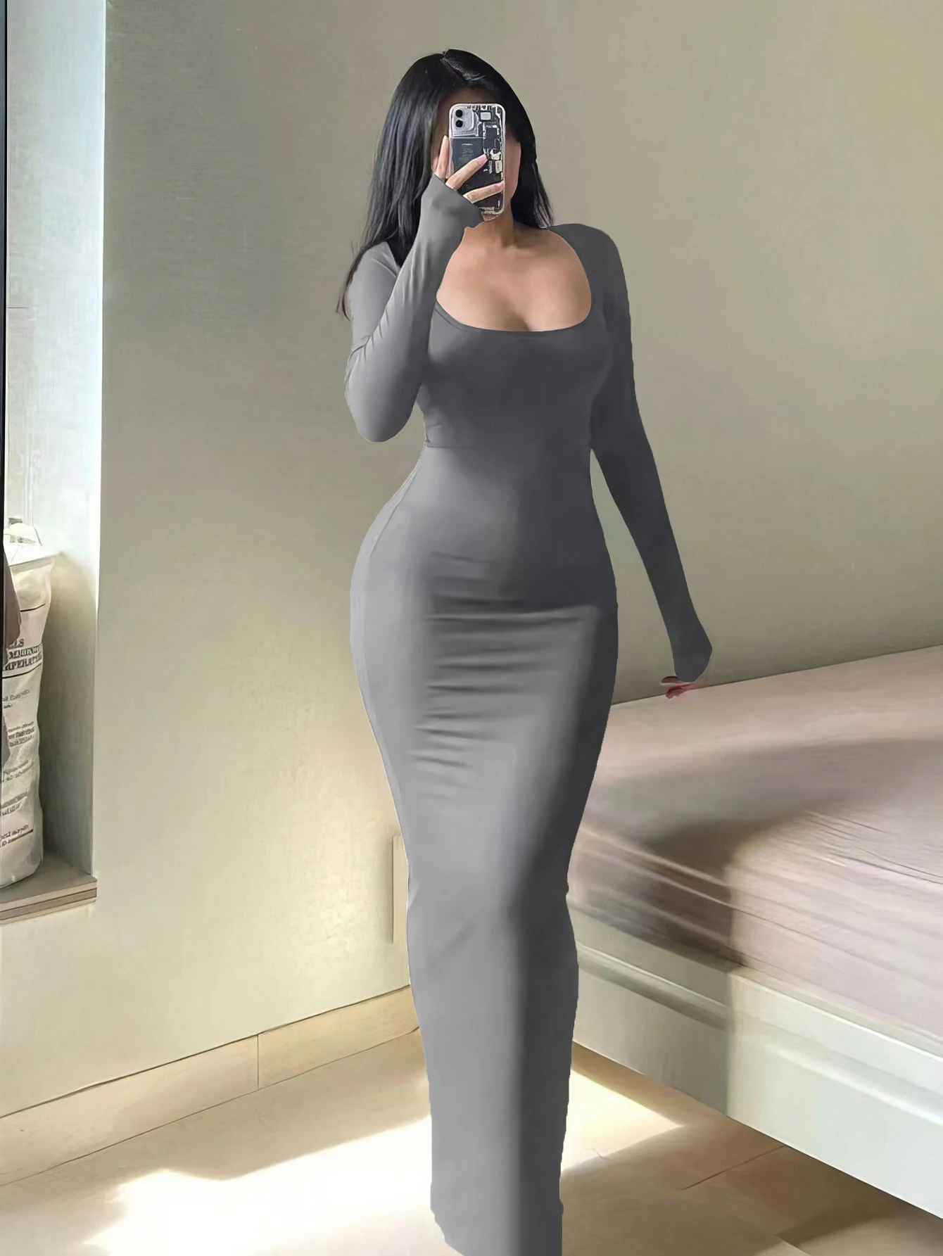 Damska sukienka bodycon z dlugim rekawem i dekoltem U Szary