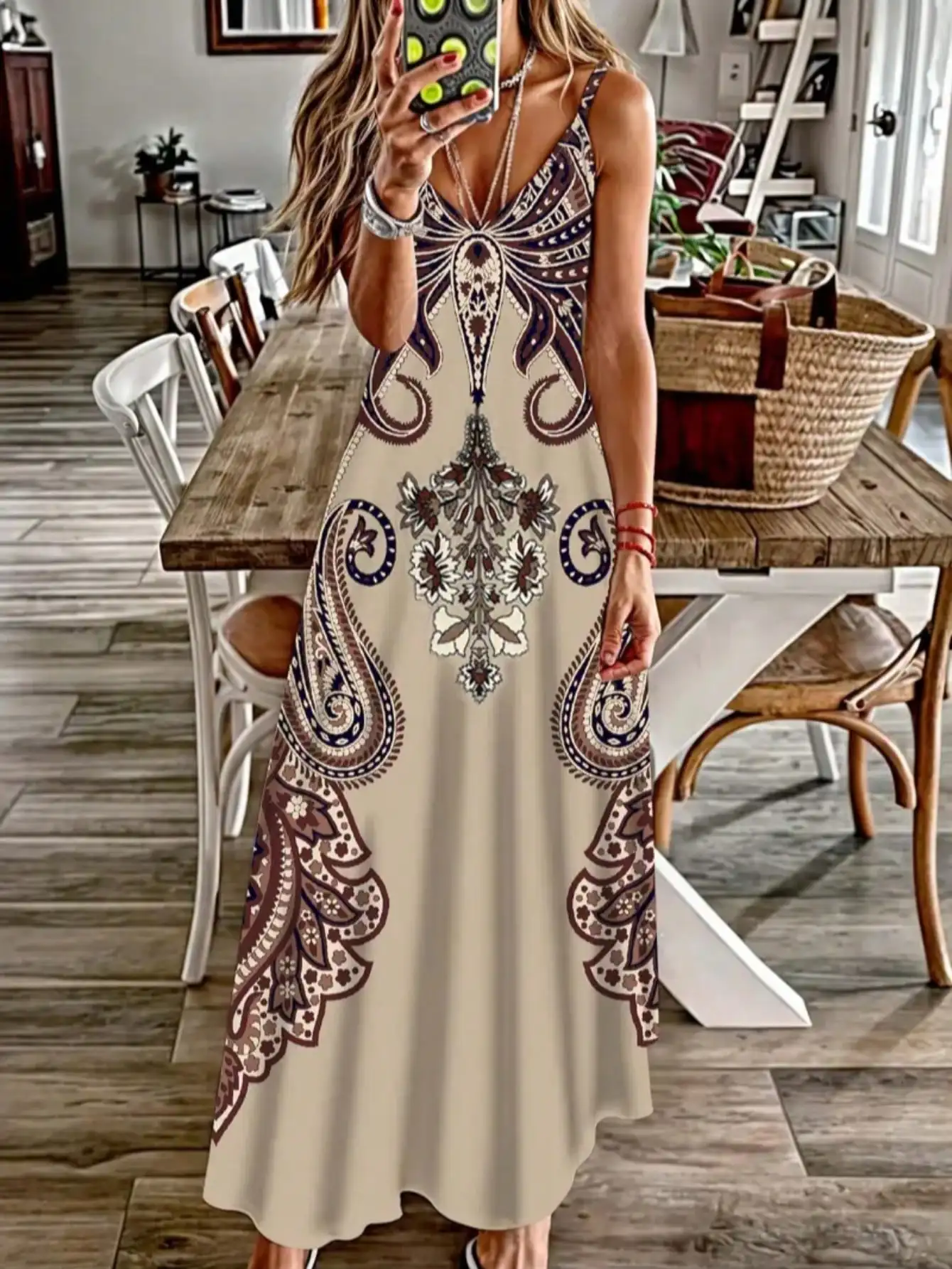 Sukienka boho maxi na ramiączkach w kwiaty Kaqi
