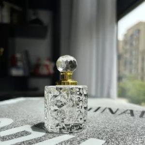 Szklana butelka z zakraplaczem do perfum — kryształowy vintage Jasnożółty