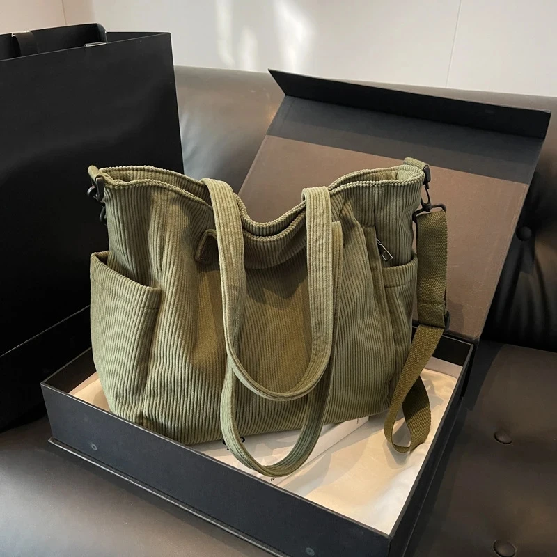 Sztruksowa torba shopper damska z paskiem crossbody Zielony