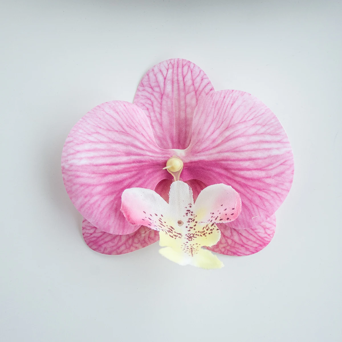 Sztuczna orchidea motylkowa — ozdoba do włosów i dekoracji Różowy