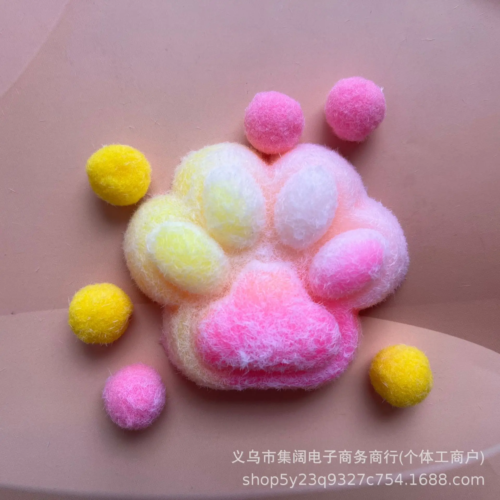 Tęczowa squishy kocia łapka - zabawka antystresowa Wielokolorowy