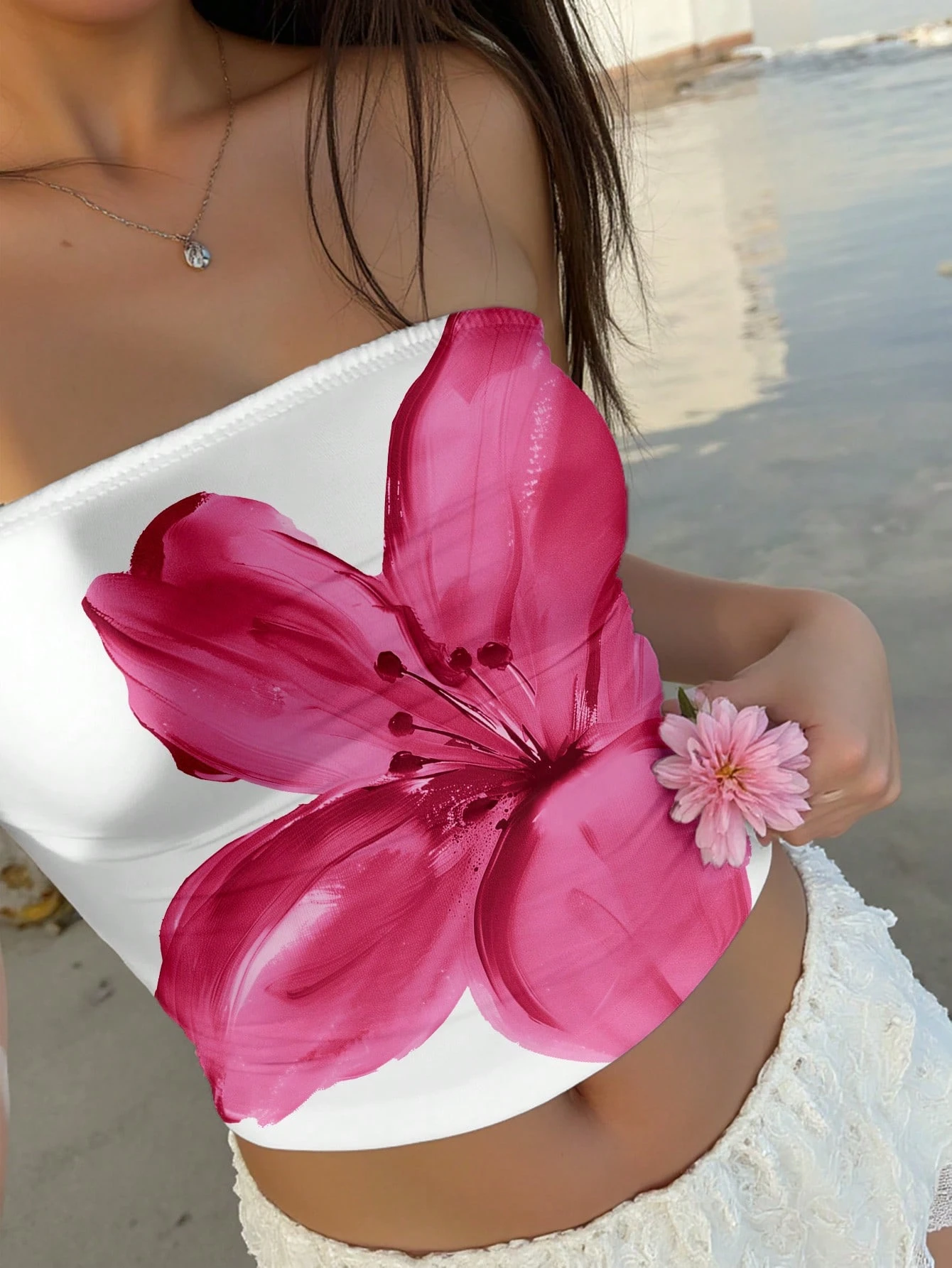 Top bandeau bez ramiączek w kwiaty z odkrytymi plecami Czerwony