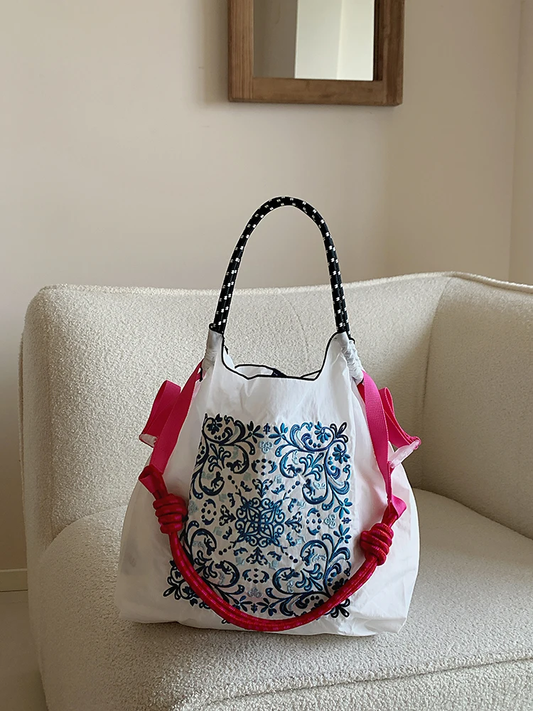Torba shopper damska haftowana w stylu japońskim Biały