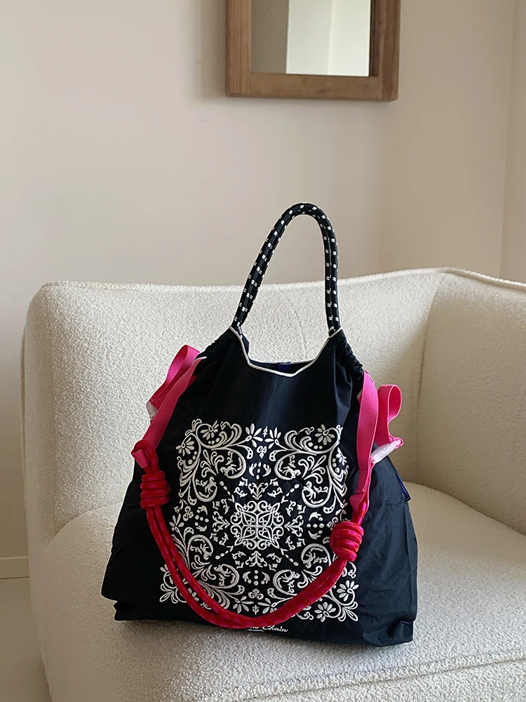 Torba shopper damska haftowana w stylu japońskim Czarny
