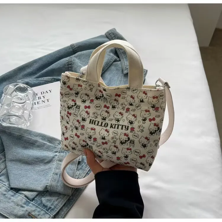 Torebka crossbody Hello Kitty mała na co dzień D