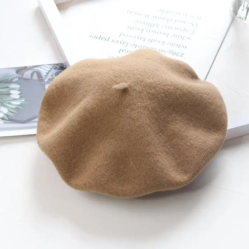Wełniany beret damski w stylu francuskim Camelowy