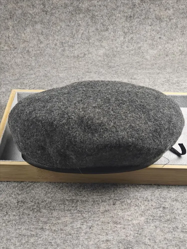 Wełniany beret ze skórzanym rondem – elegancki beret w stylu brytyjskim Ciemnoszary