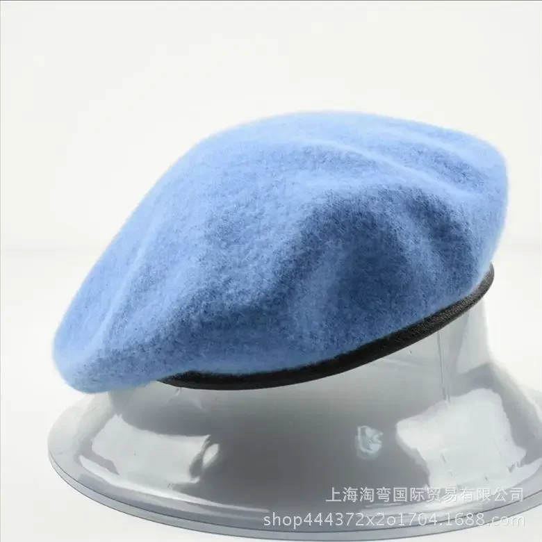 Wełniany beret ze skórzanym rondem – elegancki beret w stylu brytyjskim Błękitny