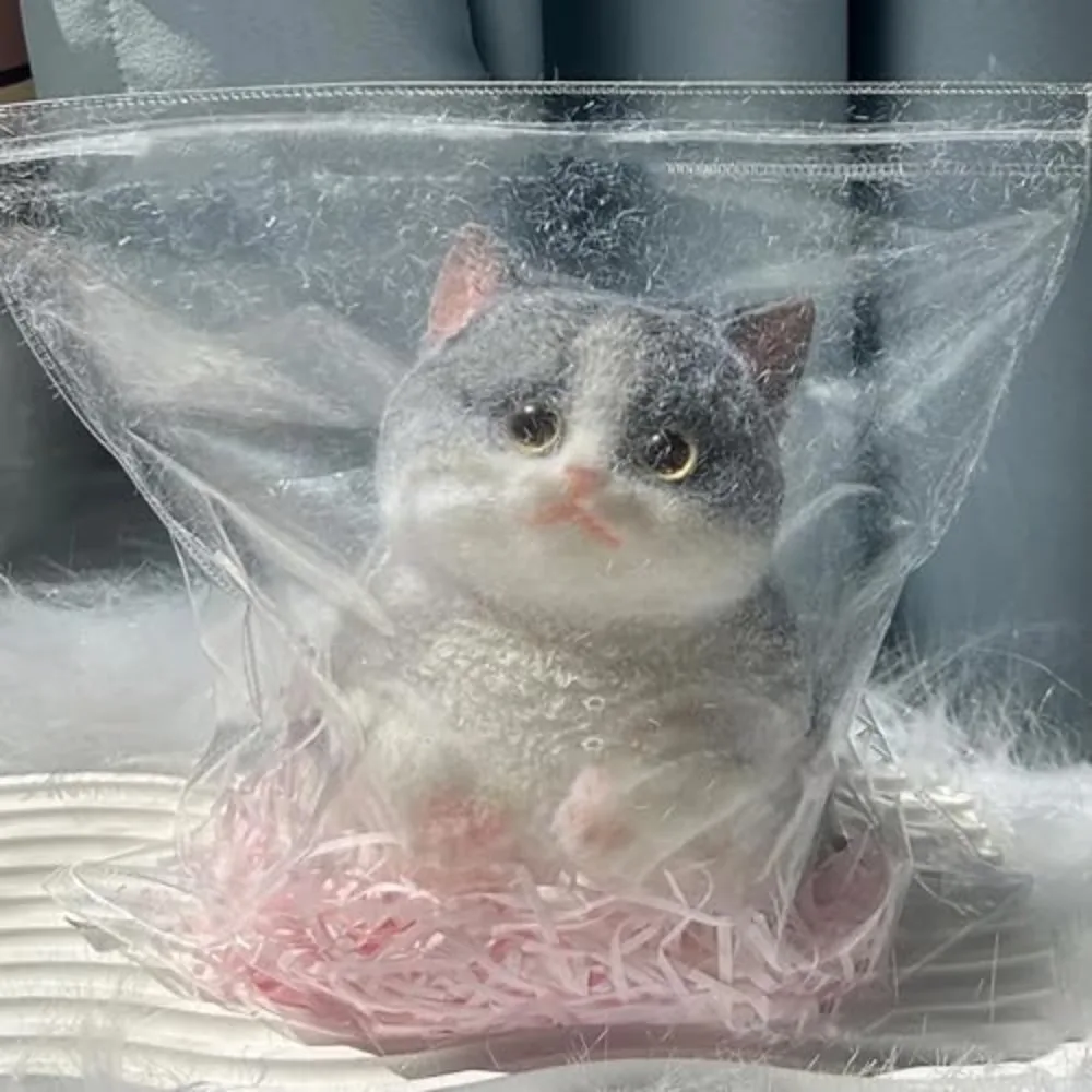 Zabawka antystresowa kot squishy z flokowaną powierzchnią Jasnoszary