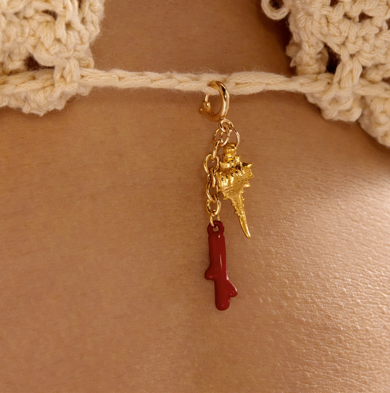 Zawieszka do biżuterii boho ze stali z muszlą i perłą Bj26y0094