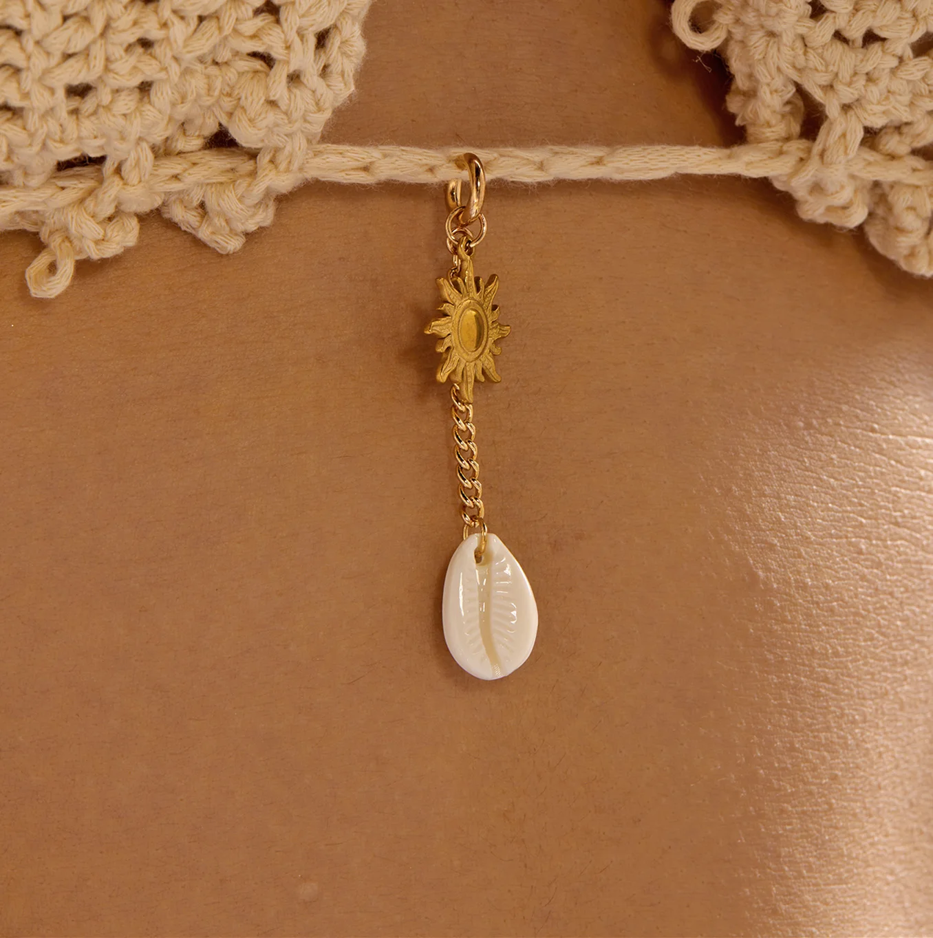 Zawieszka do biżuterii boho ze stali z muszlą i perłą Bj26y0098