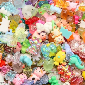 Zawieszki z żywicy mix - motyl, kot, kaczka, 10 sztuk do biżuterii Mix animal