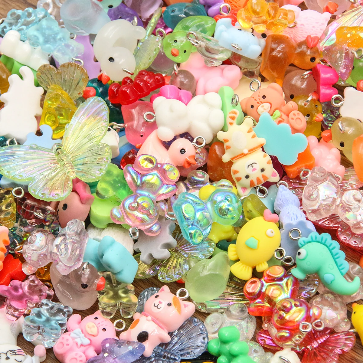 Zawieszki z żywicy mix - motyl, kot, kaczka, 10 sztuk do biżuterii Mix animal
