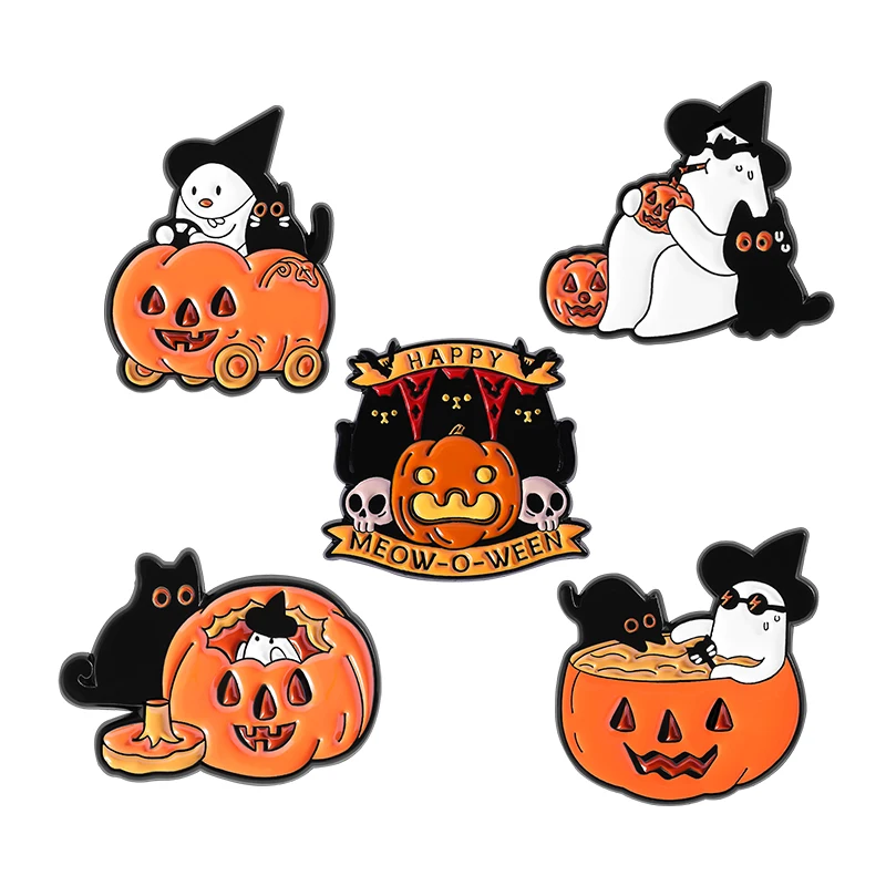 Zestaw emaliowanych przypinek na Halloween z kotem i dynią An