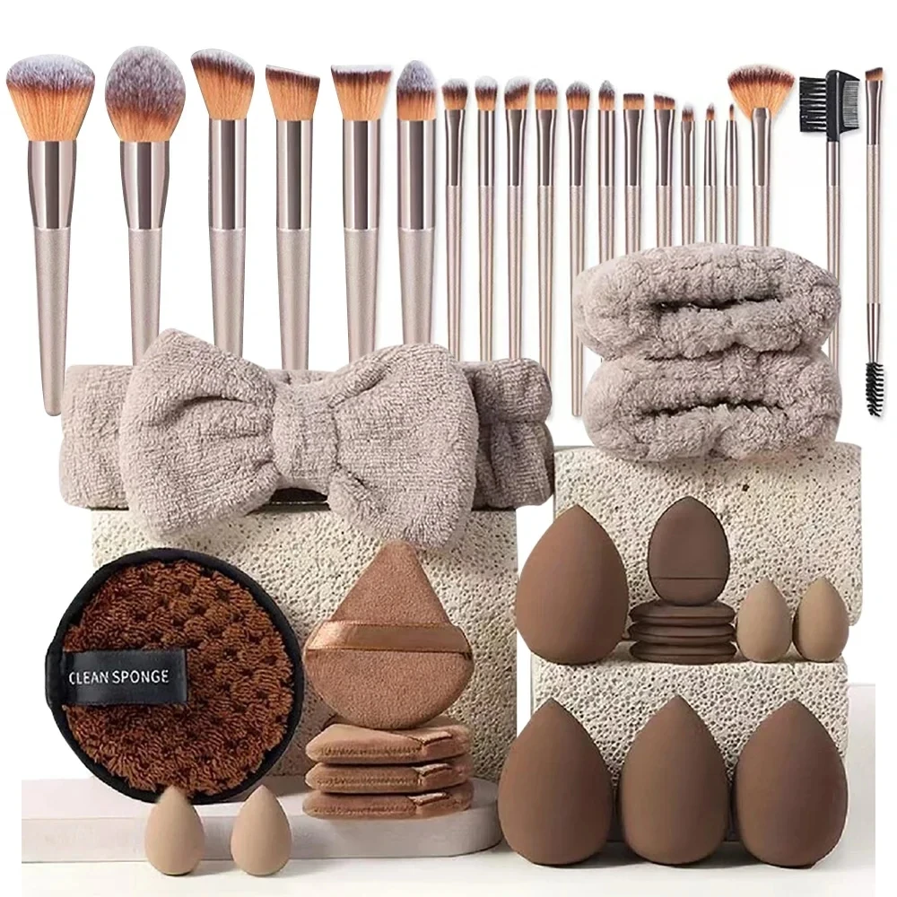 Zestaw pędzli do makijażu z gąbką beauty blender i opaską Brązowy